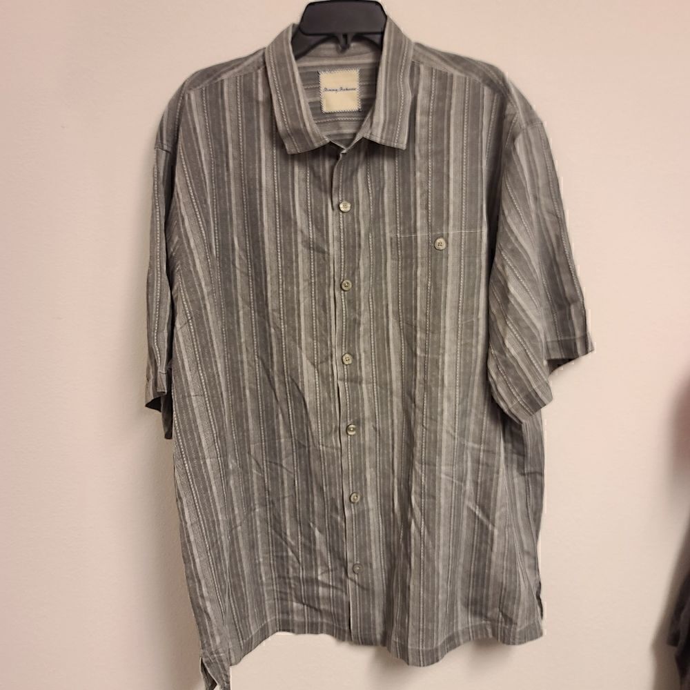 Tommy Bahama 100% Silk Short Sleeve Button Up - 1XB - Like New - SS102